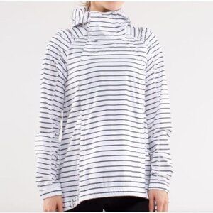 Lululemon Run In The Rain Jacket Quiet Stripe White Deep Indigo Sz 4
